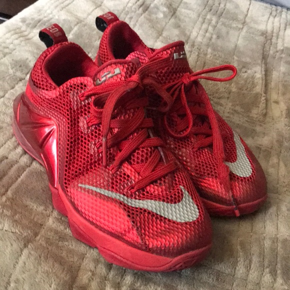 lebron shoes 23